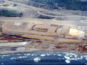 Abitibi-Price Thunder Bay Mill wood yard, 1990   4